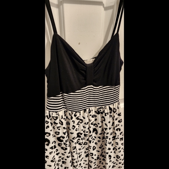 Patterned Mini Dress - Picture 2 of 6